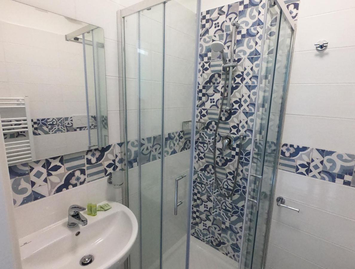 Hotel Aurora Варацце Экстерьер фото